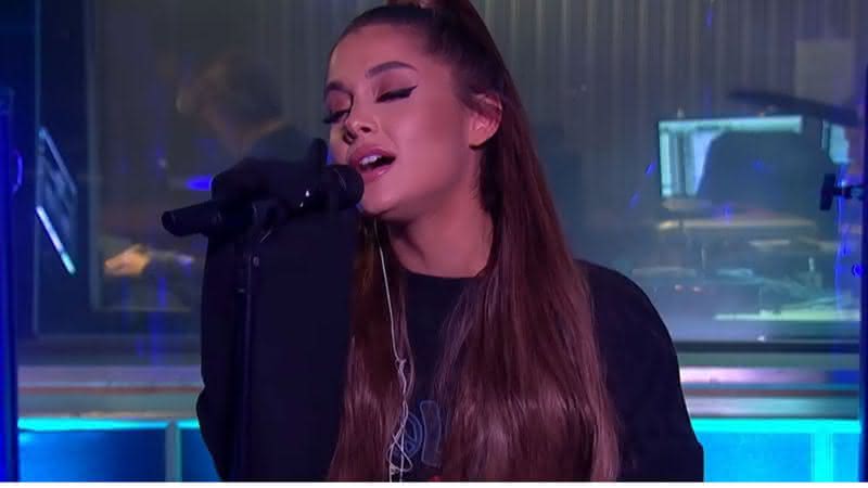 Ariana está produzindo sozinha os vocais do novo álbum - Reprodução/Youtube