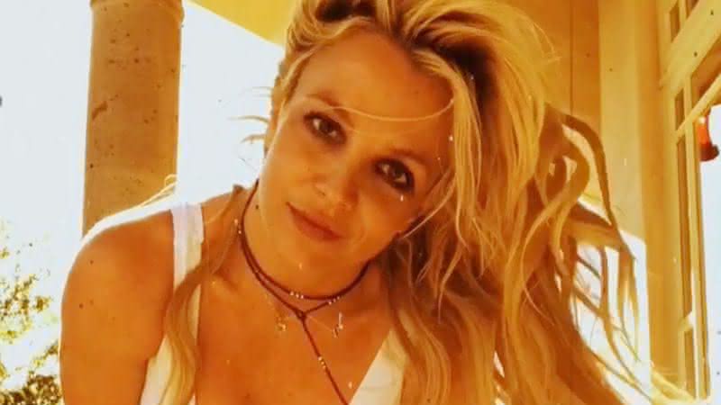 Britney Spears postou foto ao lado do namorado e fãs desconfiam que não seja ela - Reprodução/Instagram