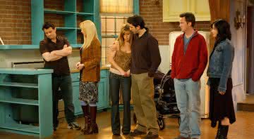Cena do último episódio da série Friends, que foi ao ar há 16 anos - Warner Bros.