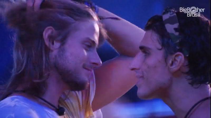 Daniel e Felipe Prior durante festa no Big Brother Brasil 20 - Reprodução/Globoplay