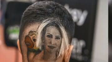 Apresentadora convidou o barbeiro para participar do programa após ver imagem nas redes sociais - Globo