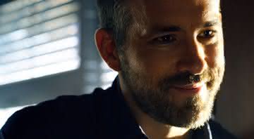 Ryan Reynolds interpreta um líder que deseja transformar o mundo em um lugar melhor sem que ninguém saiba - Divulgação/Netflix