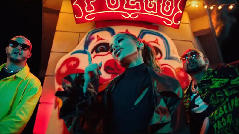 DJ Snake, Anitta  e Sean Paul em clipe de Fuego - YouTube
