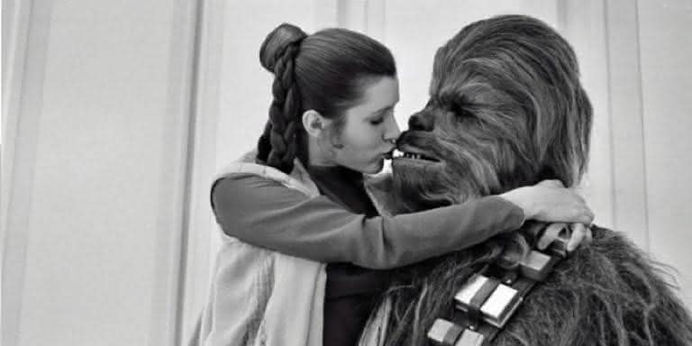 Carrie Fisher, a Princesa Leia, e Peter Mayhew, o Chewbacca. - Reprodução/Instagram