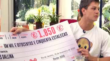 Lucas Gallina leva cheque de estalecas ao Mais Você - Globo