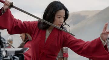 Cena do featurette de Mulan - Youtube