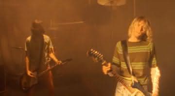 Nirvana no clipe de Smells Like Teen Spirit - YouTube