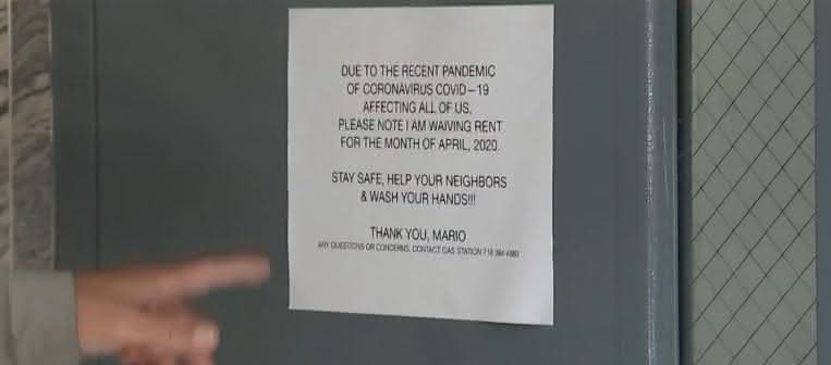 Imagem de um dos recados que Mario Salerno deixou na porta de seus inquilinos - NBC New York