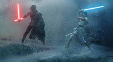 Cena de luta entre os personagens Kylo Ren (Adam Driver) e Rey (Daisy Ridley) - Disney
