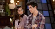 David e Selena na série Os Feiticeiros de Waverly Place - Reprodução/Disney