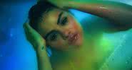Selena Gomez no clipe de Rare - Youtube