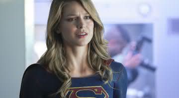 A atriz Melissa Benoist como Supergirl na série de mesmo nome - CBS