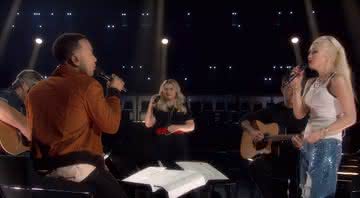 Kelly Clarkson, Gwen Stefani, John Legend e Blake Shelton no The Voice - Reprodução/YouTube