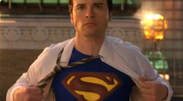 Tom Welling ficou famoso ao interpretar Clark Kent na série Smallville - Divulgação/CW